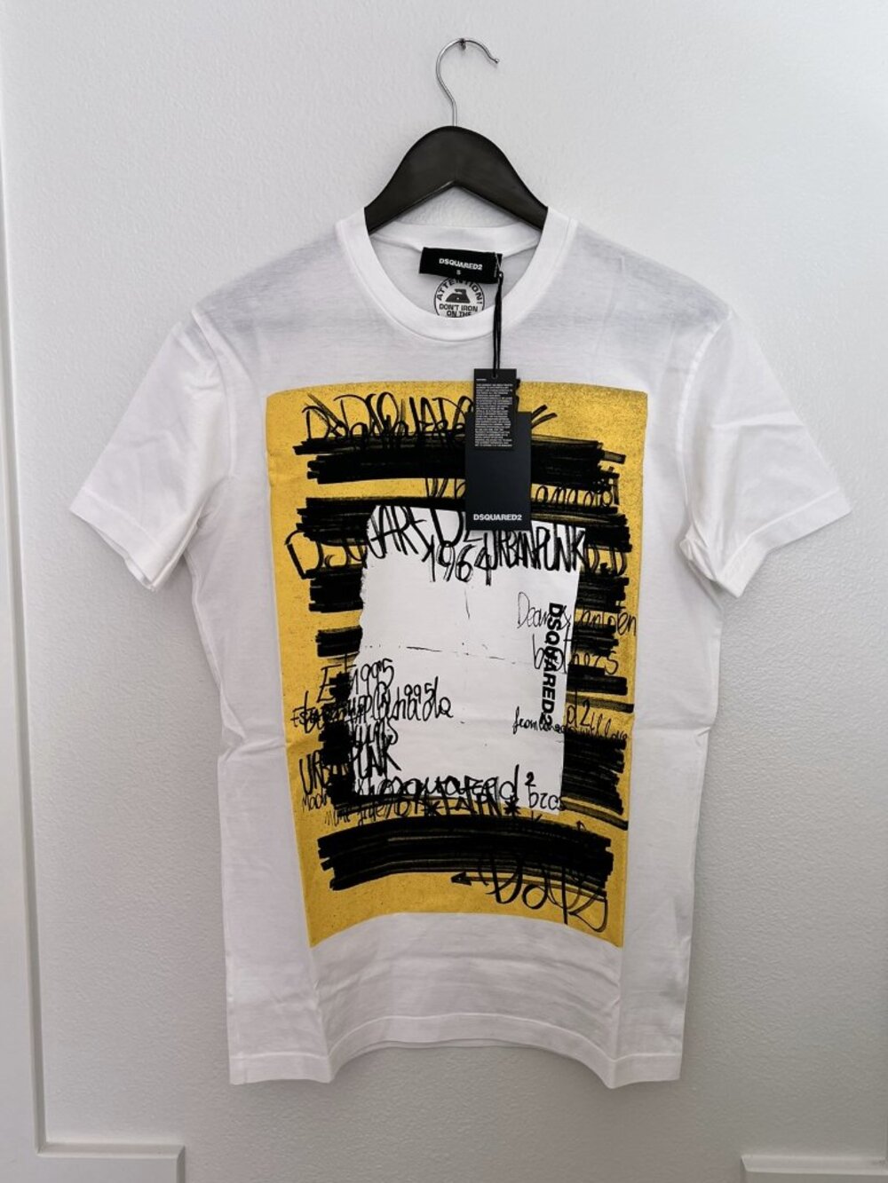 NWT - Dsquared2 Graffiti T-shirts